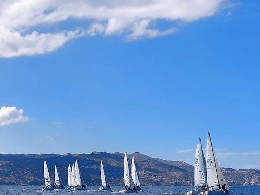 Νέα Σχολή J24